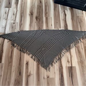 Lightweight Houndstooth Fringe Triangle Shawl Scarf Wrap Beige & Forest Green